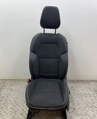 Renault Captur II Front driver seat 