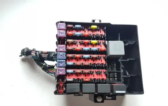 Ford Courier Fuse module ET7614A005GDC ET7614A00