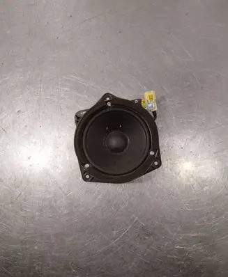 Subaru Outback Front door speaker 090014157