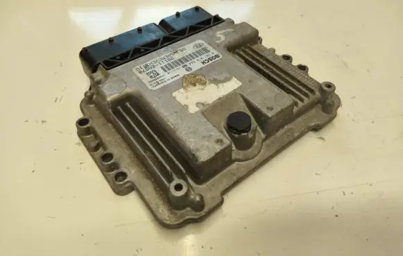 KIA Ceed Engine control unit/module 391112A970 1039S59669 0281019544