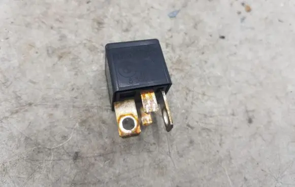BMW 5 E39 Other relay 61368350358