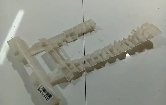 Front bumper mounting bracket