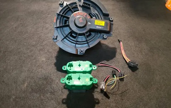 Renault Espace IV Heater fan/blower 52492209 50606337