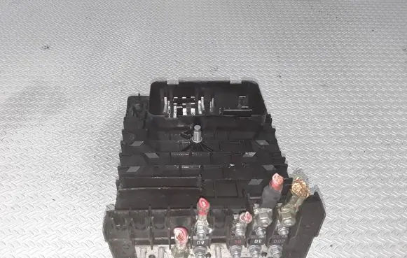 Skoda Octavia Mk2 (1Z) Fuse module 1K0937125A
