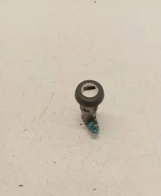 Iveco Daily 35.8 - 9 Front door lock (next to the handle) 14525