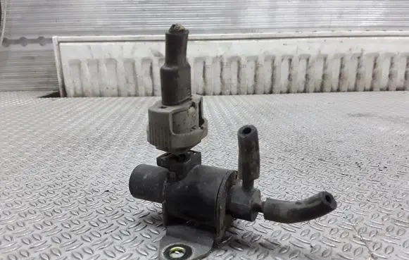 Volvo S40, V40 Turbo solenoid valve 7700875912