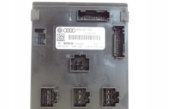 Audi A5 8T 8F Comfort/convenience module 8K0907063