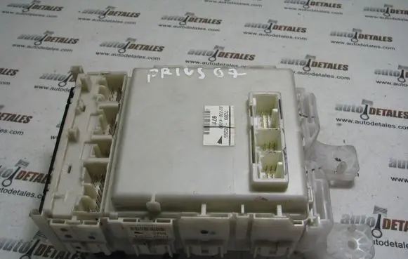 Toyota Prius (XW20) Fuse module 8273047290