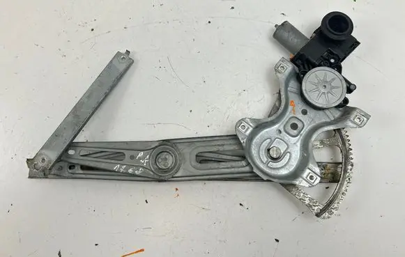 Toyota Hilux (AN120, AN130) Front door window regulator with motor 857200K190