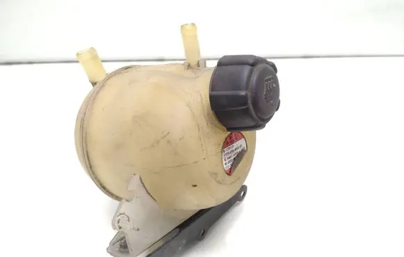Coolant expansion tank/reservoir