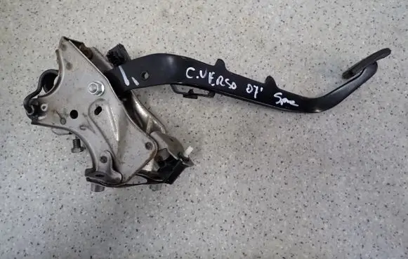 Toyota Corolla Verso AR10 Pedal assembly 