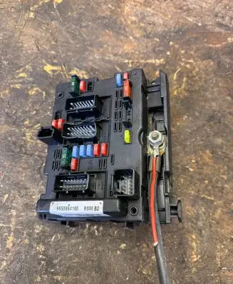 Citroen C4 I Picasso Fuse module 9650664180 43029297
