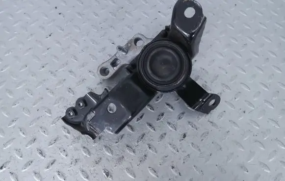 Toyota Yaris Cross Engine mount bracket 12305K0050