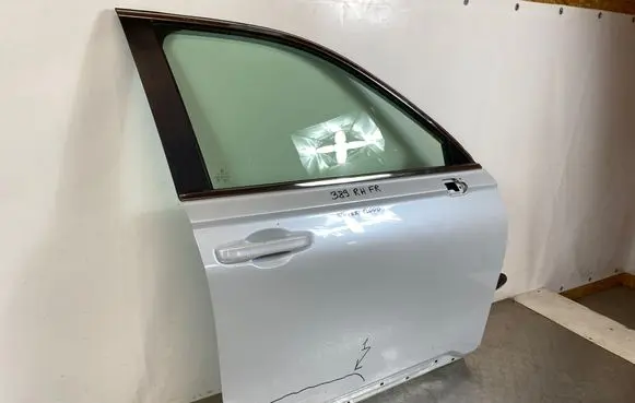 Honda CR-V Front door