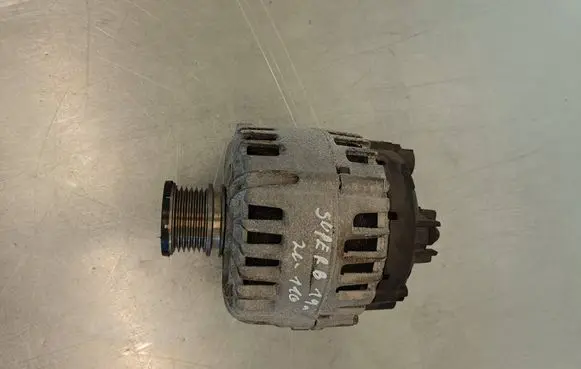 Skoda Superb B8 (3V) Generator/alternator P0C61982 230829 10019