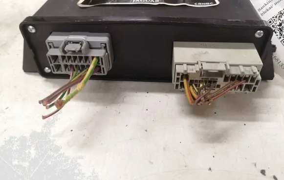 Jaguar XF X250 Hand brake control module 8W832C456AC AA0315A100AC