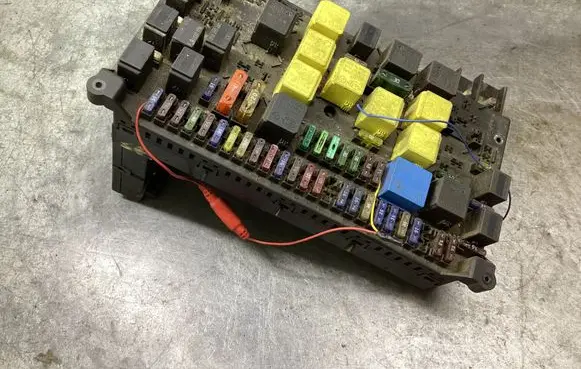 Mercedes-Benz ML W163 Fuse module 1635453632 05871020 209734982836