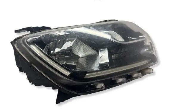 Dacia Duster II Headlight/headlamp 260101133R 676512162