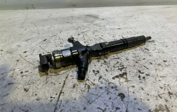Toyota Hilux (AN10, AN20, AN30) Fuel injector 2367030400 02N35944