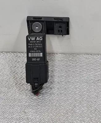 Audi A3 S3 A3 Sportback 8P Glow plug pre-heat relay 038907281D PA66GF30 28207