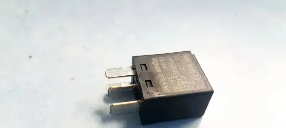 Ford Mondeo Mk III Other relay 2w9314b192ba a1301-x17