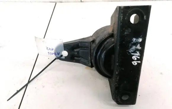Ford Mondeo MK I Engine mount bracket