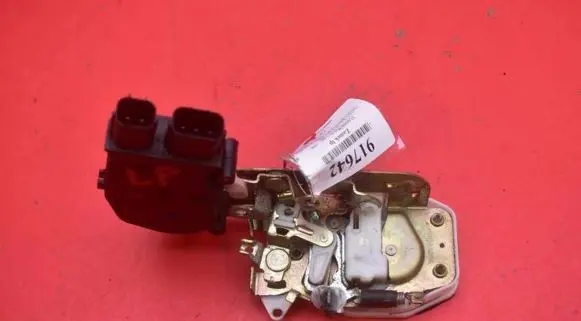Honda HR-V Front door lock