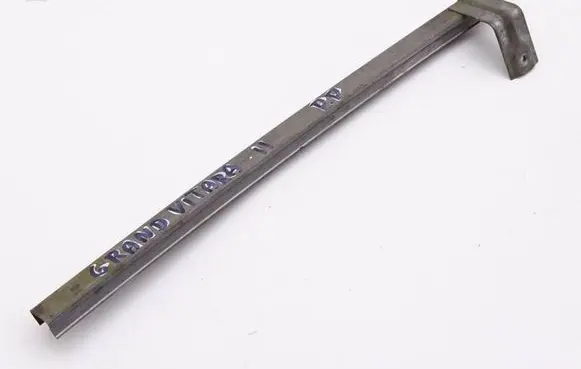 Suzuki Grand Vitara II Door glass rail 