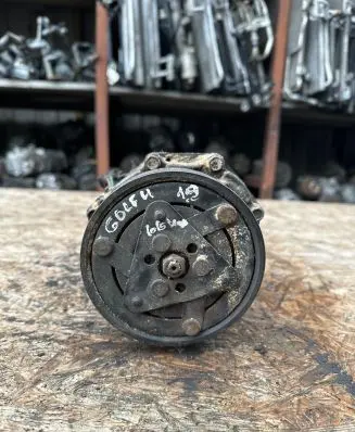 Volkswagen Golf IV Air conditioning (A/C) compressor (pump) 1J0820803A