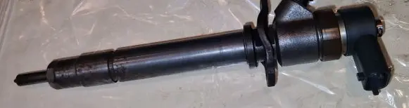 Volvo V70 Fuel injector 8658352