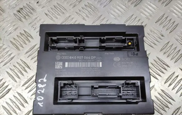 Audi A4 S4 B8 8K Comfort/convenience module 8K0907064DP