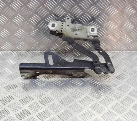 Engine bonnet/hood hinges