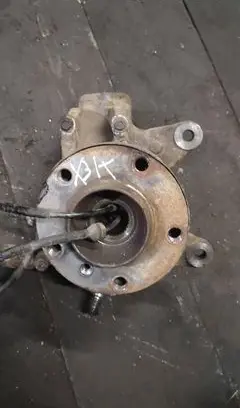 BMW X3 E83 Front wheel hub