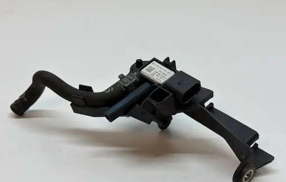 Audi Q5 SQ5 8R Exhaust gas pressure sensor 0281006006 059906051A
