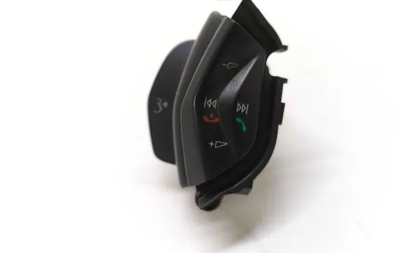 Ford Focus Steering wheel buttons/switches AM5T14K147DB