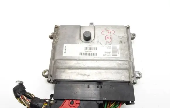 Volvo C70 Engine control unit/module P30729800 T43822 2797009290