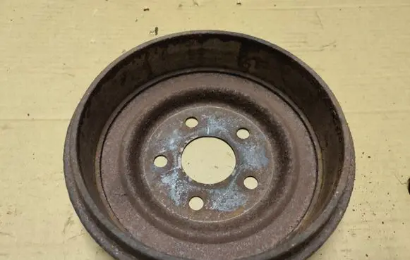 Chrysler PT Cruiser Drum brake (rear) 