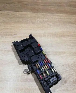 Volvo S70 V70 V70 XC Fuse module 8637841 518717004