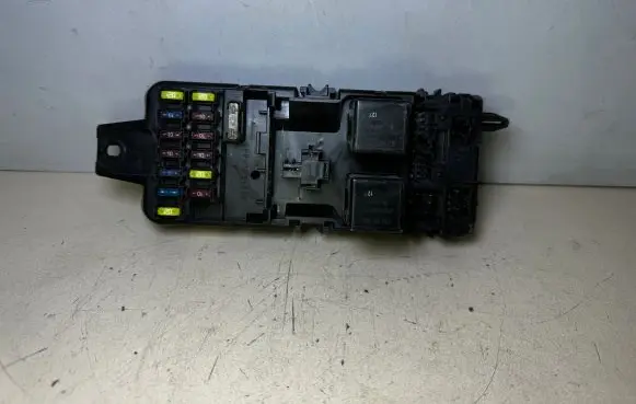 Volvo S40, V40 Fuse module 953381 V23134B52X240 V23134B52