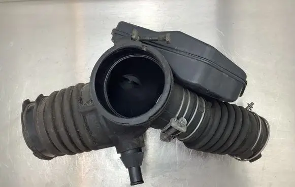Lexus RX 330 - 350 - 400H Air intake duct part 1788120140