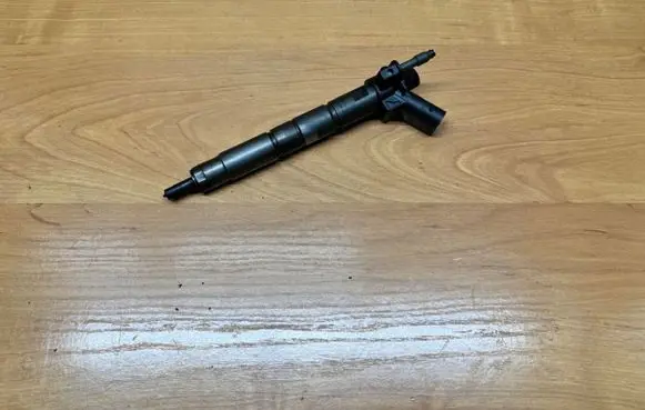 BMW 7 G11 G12 Fuel injector 857156501 8571565 0445118