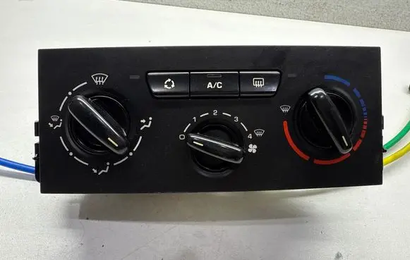 Peugeot 207 Interior fan control switch 69910004