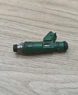 Volvo V70 Fuel injector 9470229