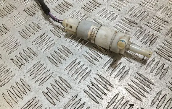 Opel Insignia A Headlight washer pump 13250289