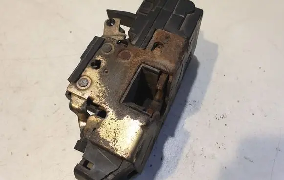 Peugeot 206 Rear door lock