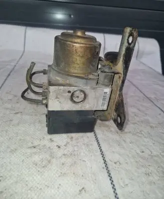 Mitsubishi Pajero Sport I ABS Pump 445104060
