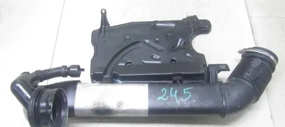 BMW X1 F48 F49 Intake resonator 8570016