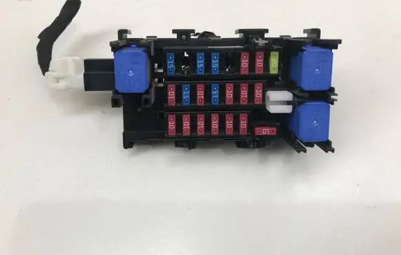Nissan Leaf II (ZE1) Fuse 