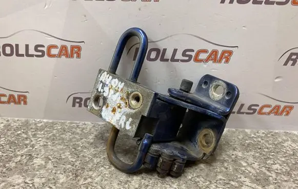 Audi A4 S4 B6 8E 8H Front door lower hinge 8E0831412B