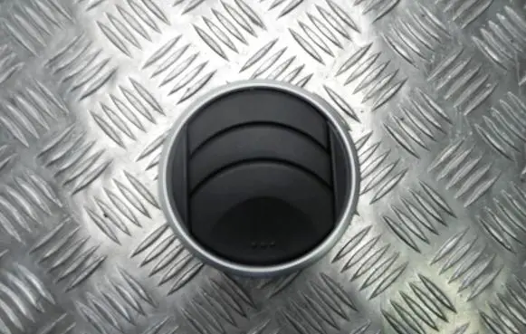 Rear air vent grill